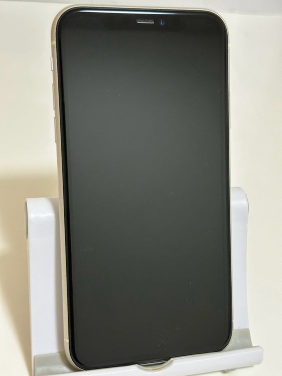 ��SIM�ե꡼ iPhone11 64GB �ۥ磻��