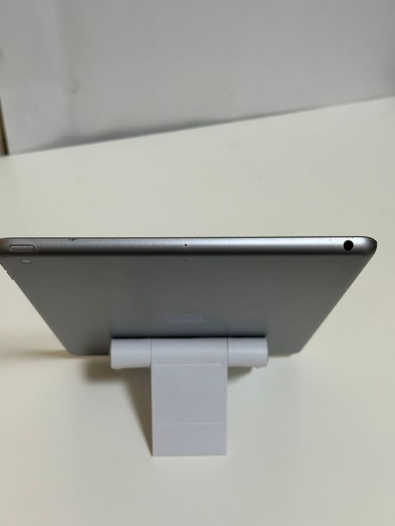 ��iPad ��5���� 32GB ���ڡ������쥤 Wi-Fi��ǥ�