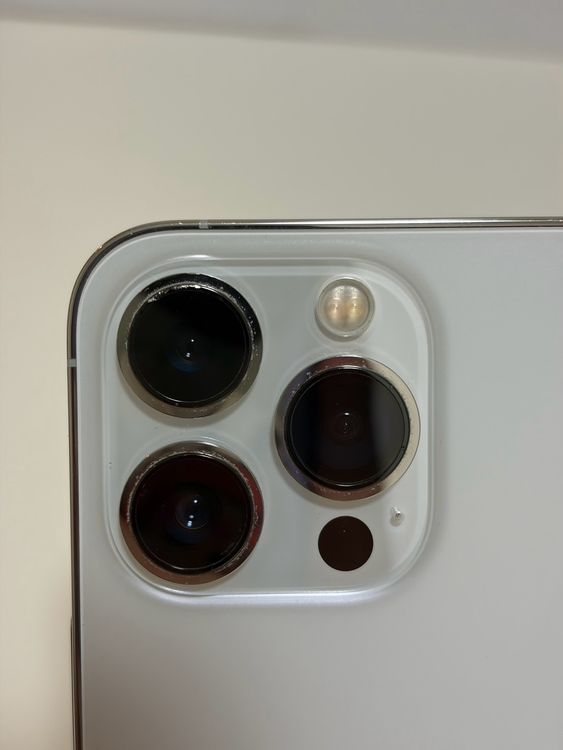 ���Хåƥ꡼88% SIM�ե꡼ iPhone13Pro 256GB ����С�