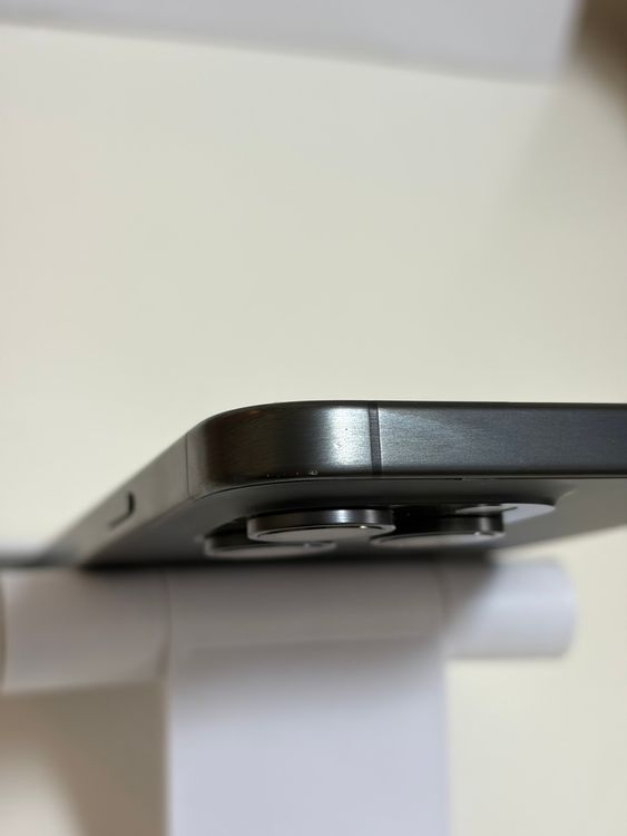 ���Хåƥ꡼82% SIM�ե꡼ iPhone15ProMax 256GB �֥�å������˥���