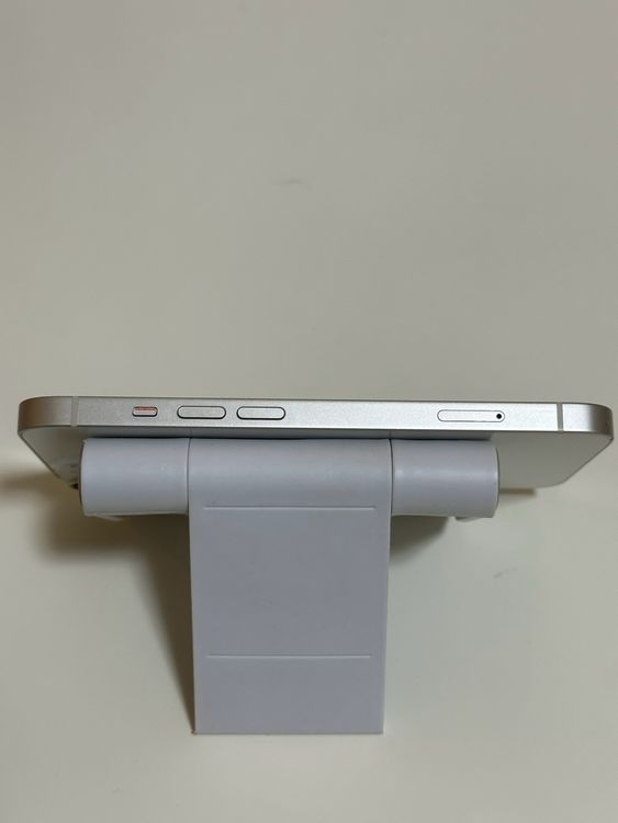 ������� �Хåƥ꡼84% SIM�ե꡼ iPhone14 128GB �������饤��