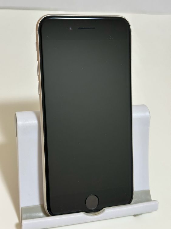 ������ �Хåƥ꡼86% SIM�ե꡼ iPhoneSE ��3���� 64GB �������饤��