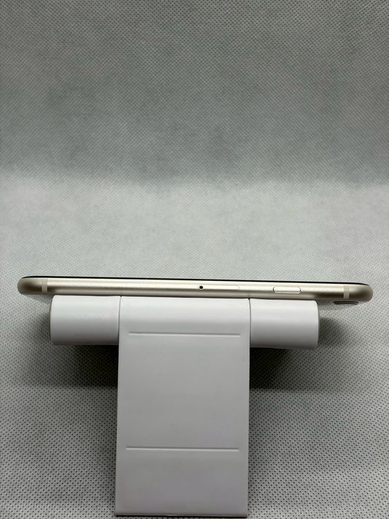 ��SIM�ե꡼ iPhoneSE ��3���� 128GB �������饤�� �Хåƥ꡼80%