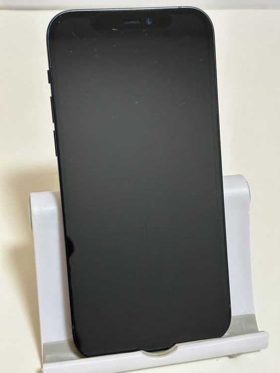 �� �Хåƥ꡼83% SIM�ե꡼ iPhone12 64GB �֥�å�
