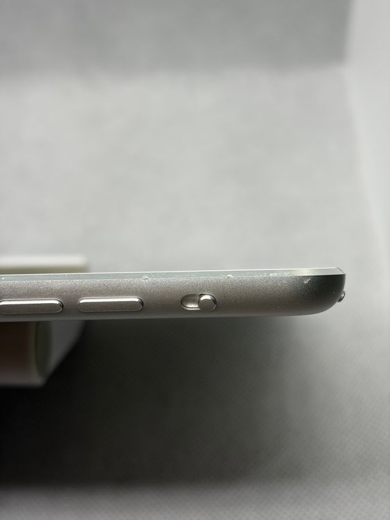 ���ϥԥͥ��ͥå� iPad mini 2 64GB ����С� docomo