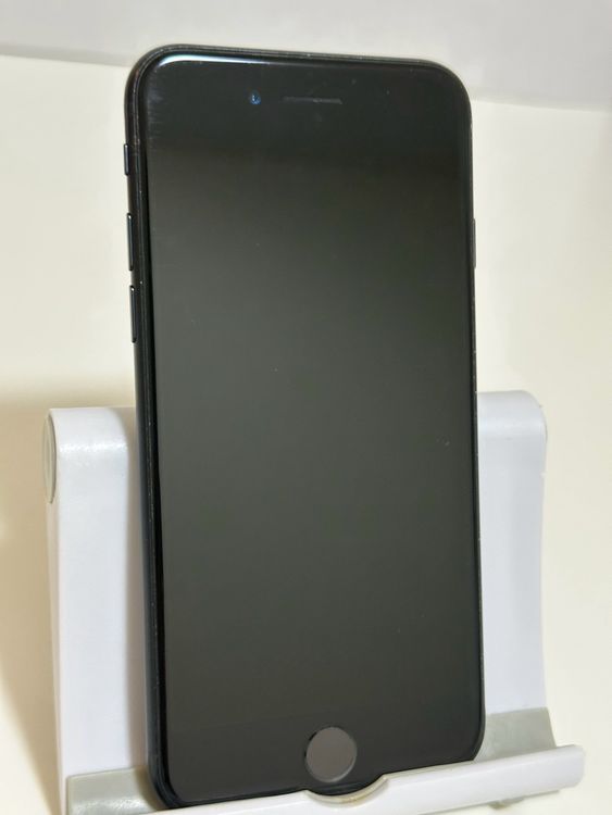 ���Хåƥ꡼85% SIM�ե꡼ iPhoneSE ��3���� 64GB �ߥåɥʥ���