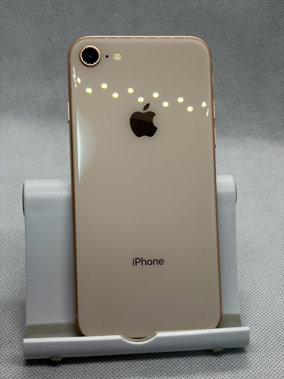 ���Хåƥ꡼82% SIM�ե꡼ iPhone8 64GB �������
