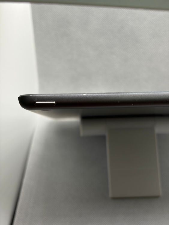 ��iPad ��7���� 128GB ���졼 Wi-Fi��ǥ�