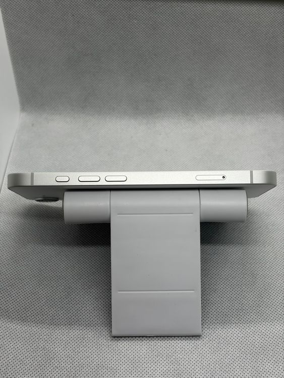 ������̤���� SIM�ե꡼ iPhone16e 128GB �ۥ磻��