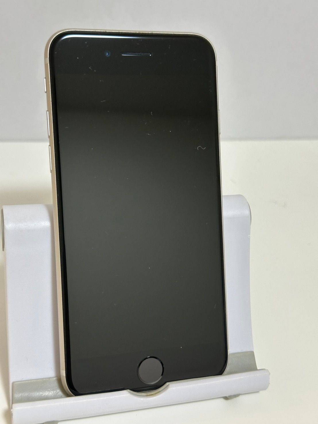 ムスビー｜○新品同様 バッテリー88% SIMフリー iPhoneSE 第3世代 64GB