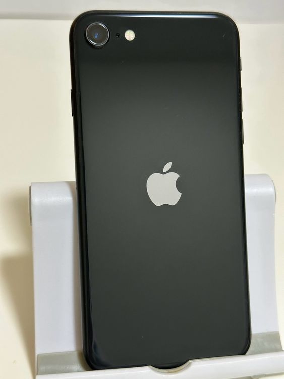 ���Хåƥ꡼82% SIM�ե꡼ iPhoneSE ��2���� 64GB �֥�å�