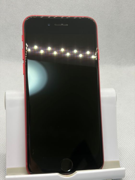 ������ SIM�ե꡼ iPhoneSE ��3���� 64GB ��å� �Хåƥ꡼82%