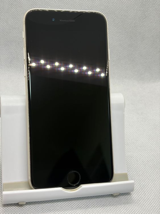 ���Хåƥ꡼86% Ķ���� SIM�ե꡼ iPhoneSE ��3���� 128GB �������饤��