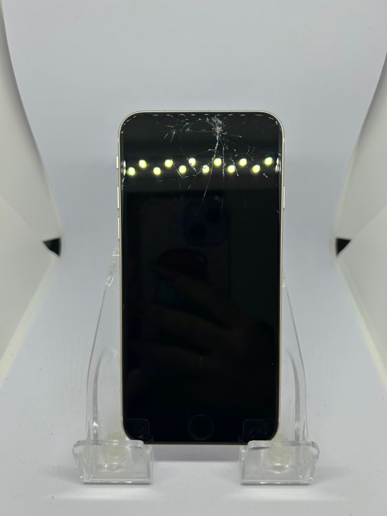 ��SIM�ե꡼ iPhoneSE��3����  64GB �������饤�� �Хåƥ꡼89%