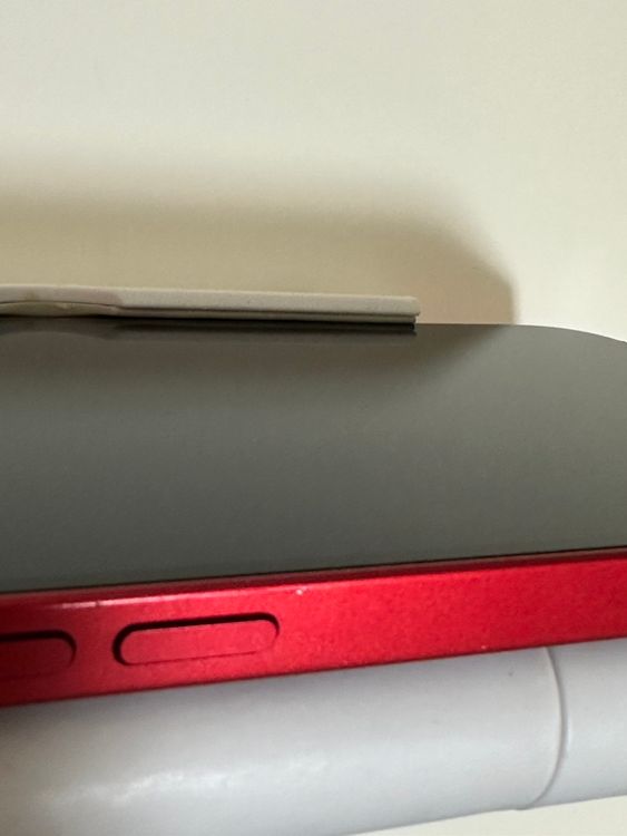 ������ �Хåƥ꡼82% SIM�ե꡼ iPhone13 128GB ��å�