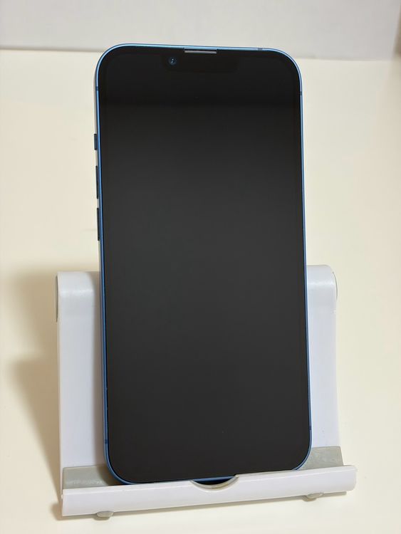 ���Хåƥ꡼85% SIM�ե꡼ iPhone13 128GB �֥롼