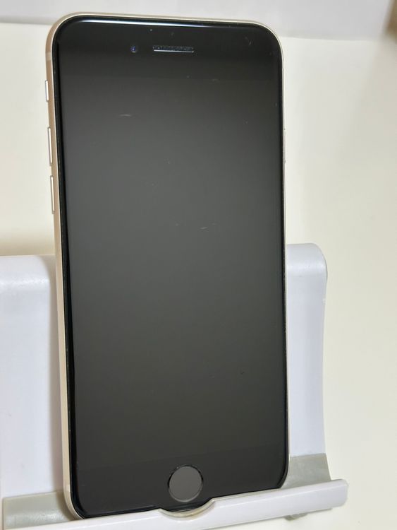 ���Хåƥ꡼85% SIM�ե꡼ iPhoneSE ��3���� 64GB �������饤��
