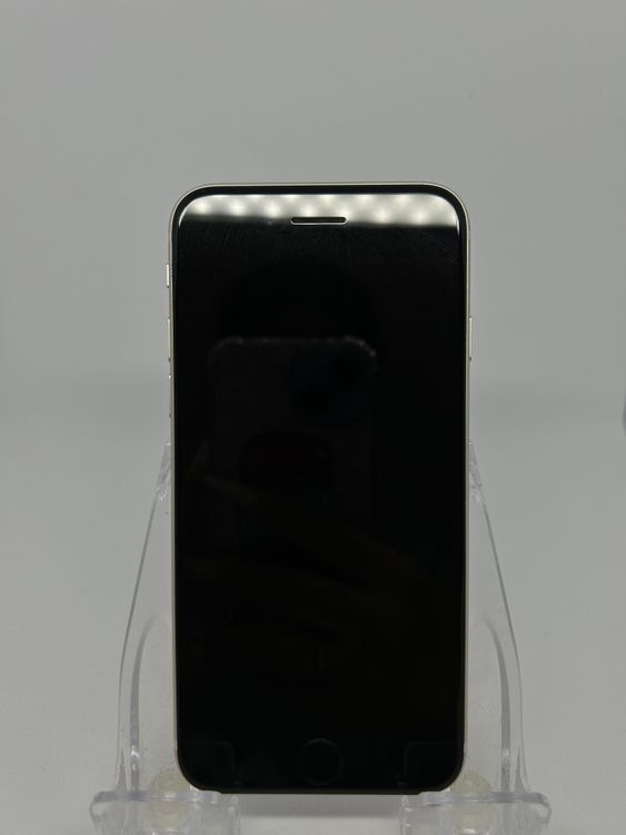 ���Хåƥ꡼84% ���� SIM�ե꡼ iPhoneSE��3����  64GB �������饤��