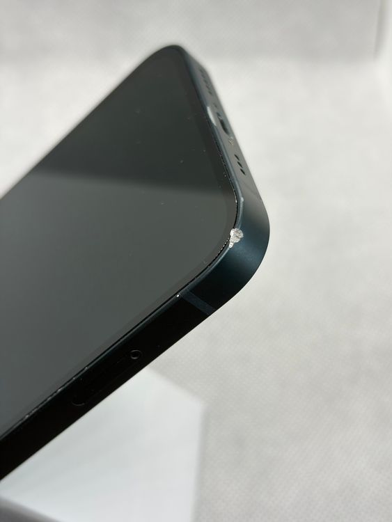 ���Хåƥ꡼87% SIM�ե꡼ iPhone13 128GB �ߥåɥʥ���