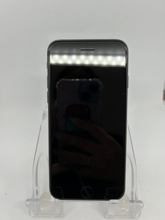 ��SIM�ե꡼ iPhoneSE��3����  64GB �ߥåɥʥ��� �Хåƥ꡼77%
