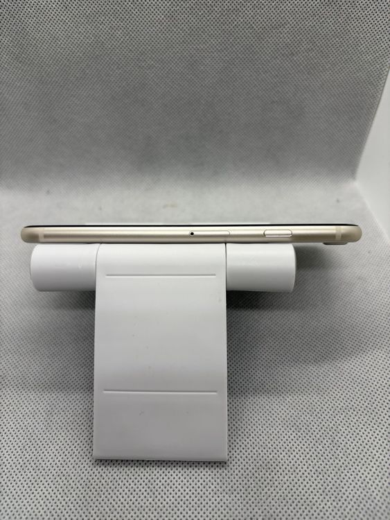 ���ϥԥͥ��ͥå� SIM�ե꡼ iPhoneSE ��3���� 64GB �Хåƥ꡼88%