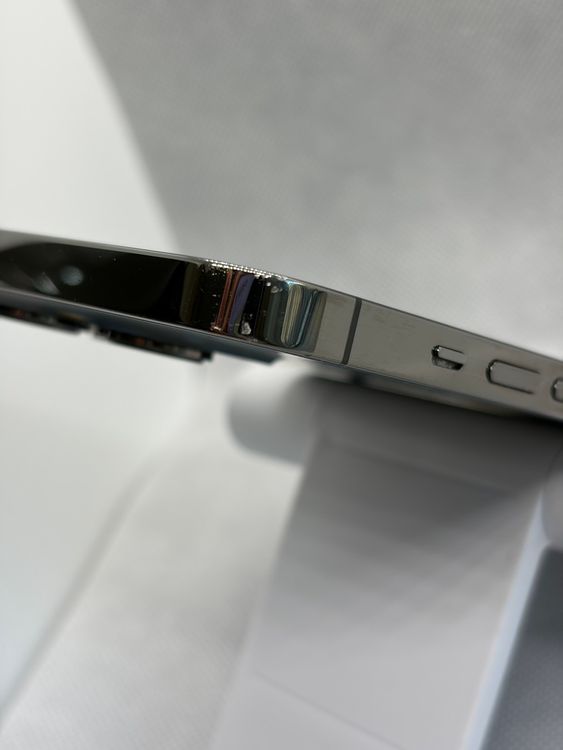 ���Хåƥ꡼80% SIM�ե꡼ iPhone13Pro 256GB ����ե�����