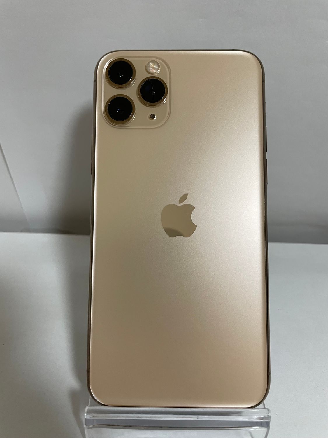ゴールドのiPhone 11 Pro、iOS 18.3.1搭載。 Apple iPhone 11 Pro, 64GB, Gold - Fully Unlocked (Renewed