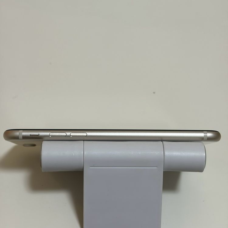 ���Хåƥ꡼81% SIM�ե꡼ iPhoneSE ��3���� 64GB �������饤��