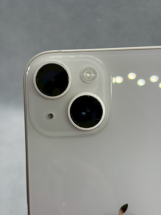 ���Хåƥ꡼83% SIM�ե꡼ iPhone14 128GB �������饤��