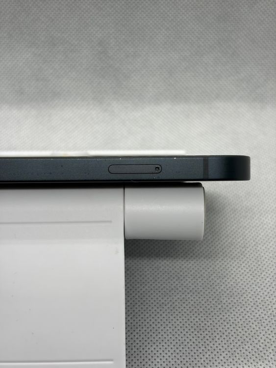 ���Хåƥ꡼86% SIM�ե꡼ iPhone14 128GB �ߥåɥʥ���