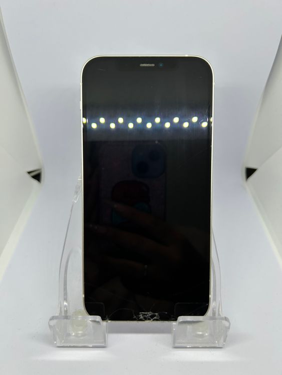 ��SIM�ե꡼ iPhone12  64GB �ۥ磻�� �Хåƥ꡼77%