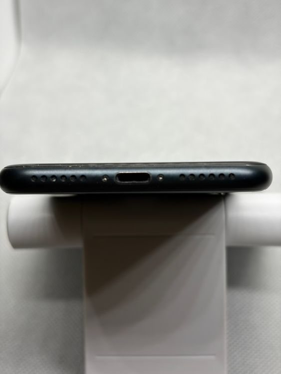 ���Хåƥ꡼93% SIM�ե꡼ iPhoneSE ��3���� 128GB �ߥåɥʥ���