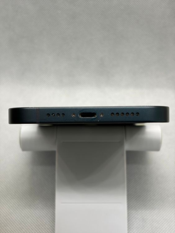 ���Хåƥ꡼87% SIM�ե꡼ iPhone14Plus 128GB �ߥåɥʥ���