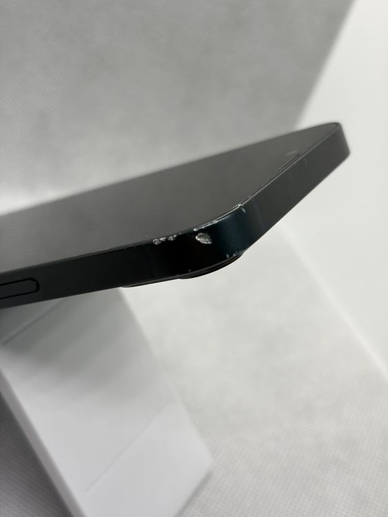 ���Хåƥ꡼83% SIM�ե꡼ iPhone13 256GB �ߥåɥʥ���