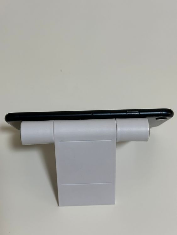 ��SIM�ե꡼ iPhoneSE ��3���� 128GB �ߥåɥʥ���