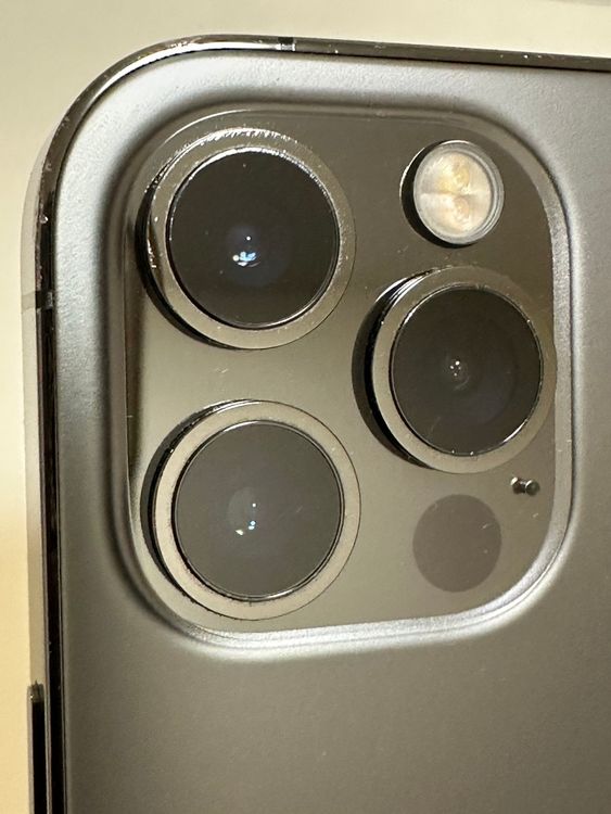 ���Хåƥ꡼87% SIM�ե꡼ iPhone12Pro 128GB ����ե�����