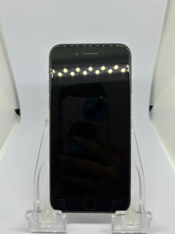 ��SIM�ե꡼ iPhone8  64GB ���졼 �Хåƥ꡼73%