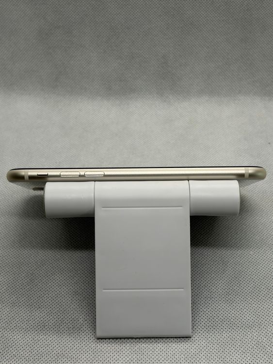 ��Ķ���� �Хåƥ꡼89% SIM�ե꡼ iPhoneSE ��3���� 128GB �������饤��