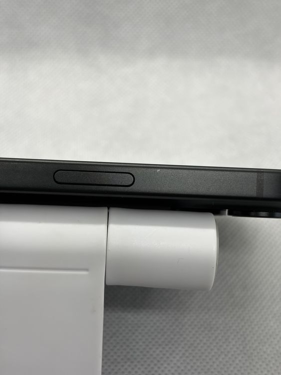 ���Хåƥ꡼88% Ķ���� SIM�ե꡼ iPhone15 128GB �֥�å�