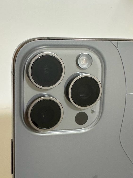 ���Хåƥ꡼85% SIM�ե꡼ iPhone15ProMax 256GB �ʥ���������˥���