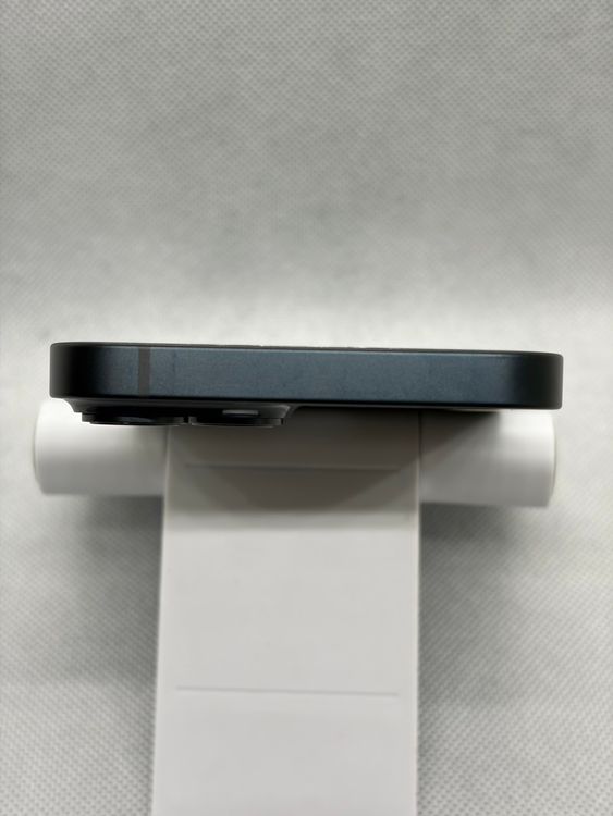 ���Хåƥ꡼88% SIM�ե꡼ iPhone14 256GB �ߥåɥʥ���