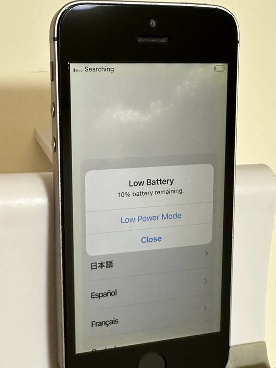 ���Хåƥ꡼97% docomo iPhoneSE 64GB ���ڡ������쥤