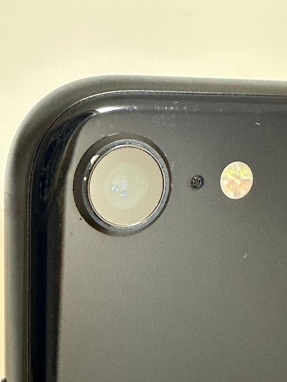���Хåƥ꡼80% SIM�ե꡼ iPhoneSE ��3���� 128GB �ߥåɥʥ���