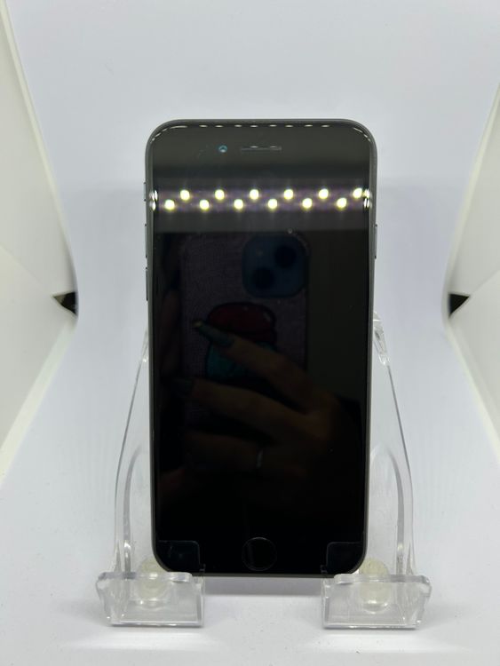 ������ SIM�ե꡼ iPhoneSE��3����  64GB �ߥåɥʥ���