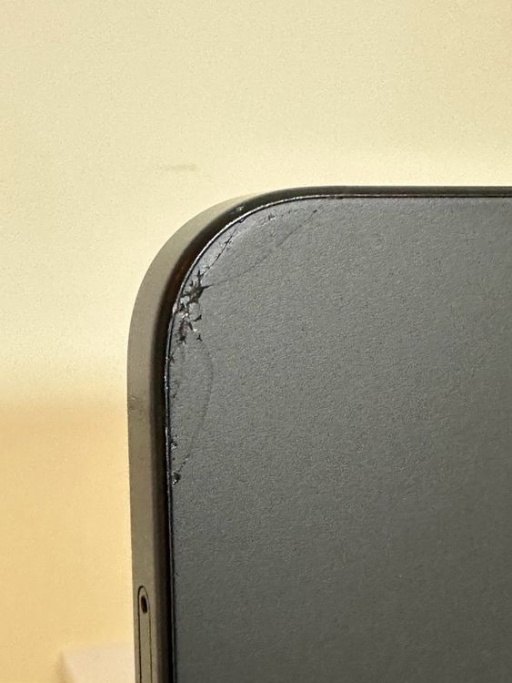 ���Хåƥ꡼81% SIM�ե꡼ iPhone15 128GB �֥�å�