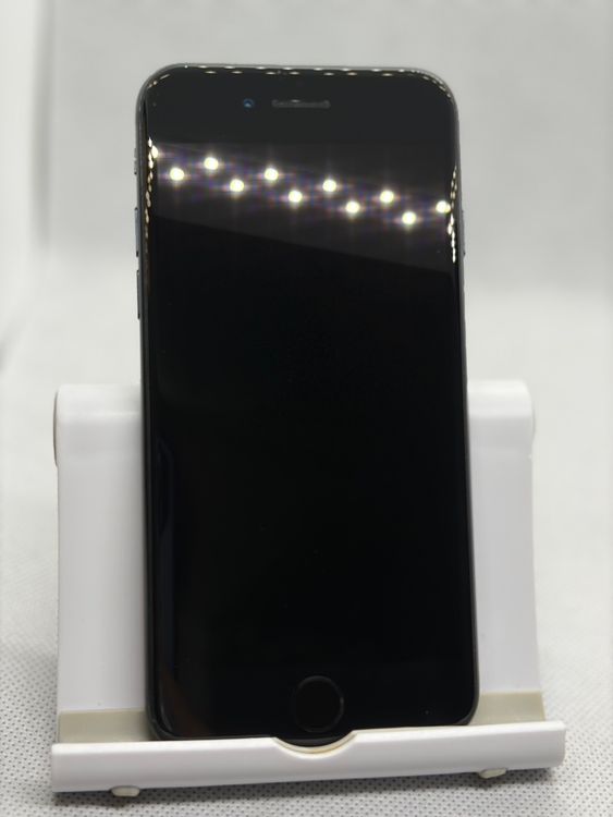 ���Хåƥ꡼92% SIM�ե꡼ iPhoneSE ��3���� 128GB �ߥåɥʥ���