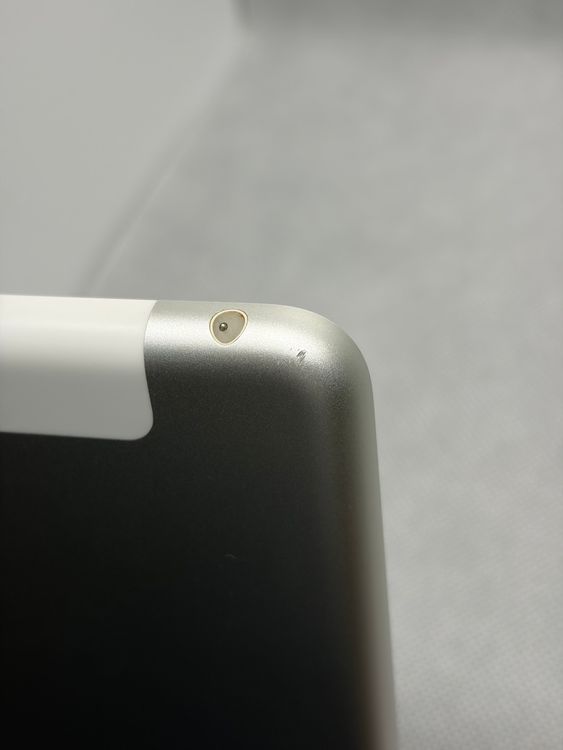 ��SIM�ե꡼ iPad ��6���� 32GB ����С�