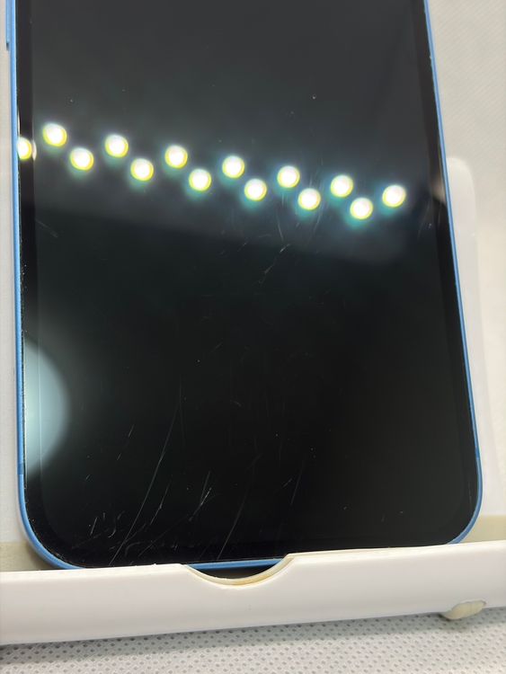 ���Хåƥ꡼90% SIM�ե꡼ iPhone13 128GB �֥롼