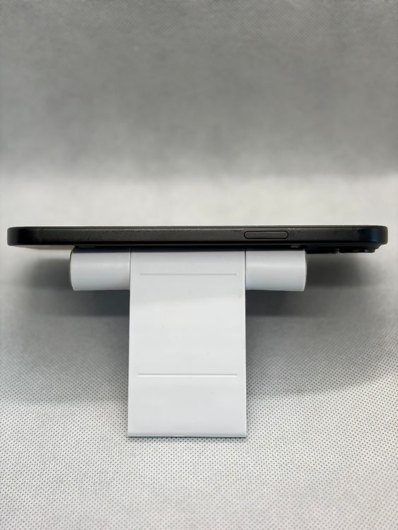 ���Хåƥ꡼85% SIM�ե꡼ iPhone15Plus 256GB �֥�å�