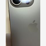 ���Хåƥ꡼81% SIM�ե꡼ ���� iPhone15ProMax 1TB �ʥ���������˥���